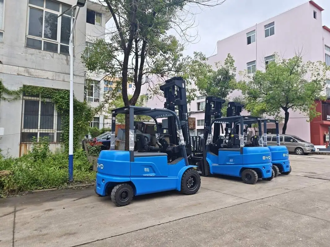 食品成品仓库周转 无尘叉车作业优势