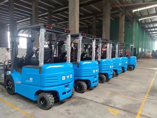 BYD بطارية ليثيوم حالة رافعة شوكية | مصنع الزجاج الأخضر ذكي اللوجستية التعامل مع الحل