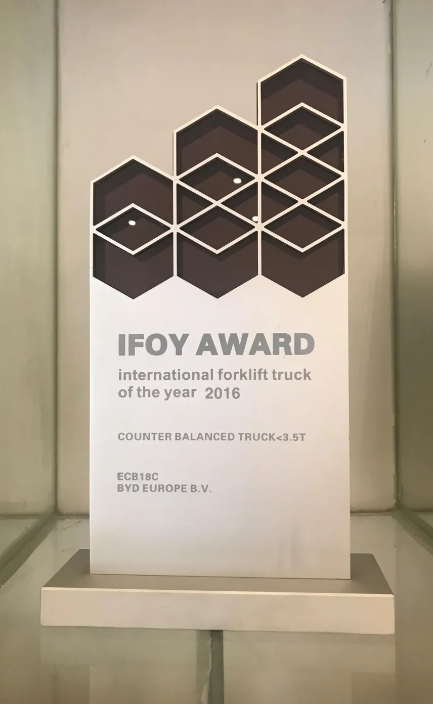 BYD Forklift | การรับรองรางวัล IFOY International Forklift ประจำปี 2559 case1